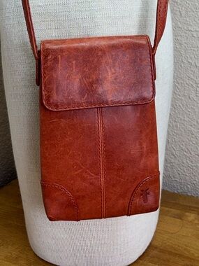 Frye Melissa Phone Crossbody Bag Cognac Brown Leather Smartphone Wallet Pouch